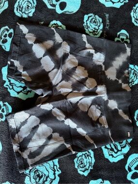 PINK Victoria's Secret Black & White Tie-Dye High-Rise Athletic Shorts